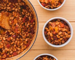 Haricots Cuits au Miel, Chipotle Fumé et Sucré