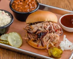 Porc Effiloché au Bois de Hickory