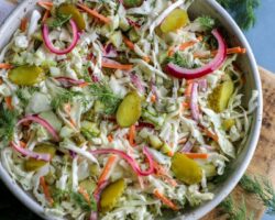 Recette de Coleslaw aux Cornichons Relevée