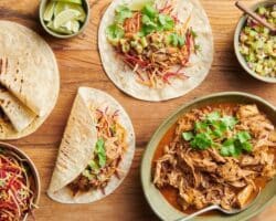 Tacos de Porc Effiloché avec Sauce Crémeuse à l'Avocat