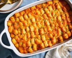 Casserole au Fromage et Tater Tots Délicieusement Cheesy