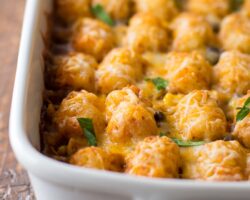 Délice Végétalien aux Tater Tots à la Mexicaine