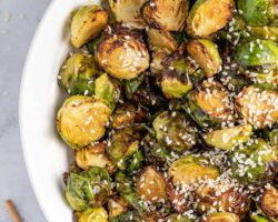 Sauté Asiatique de Poulet aux Choux de Bruxelles