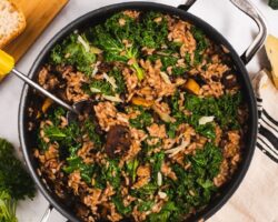 Risotto Crémeux au Chou Kale et aux Champignons avec Riz Brun